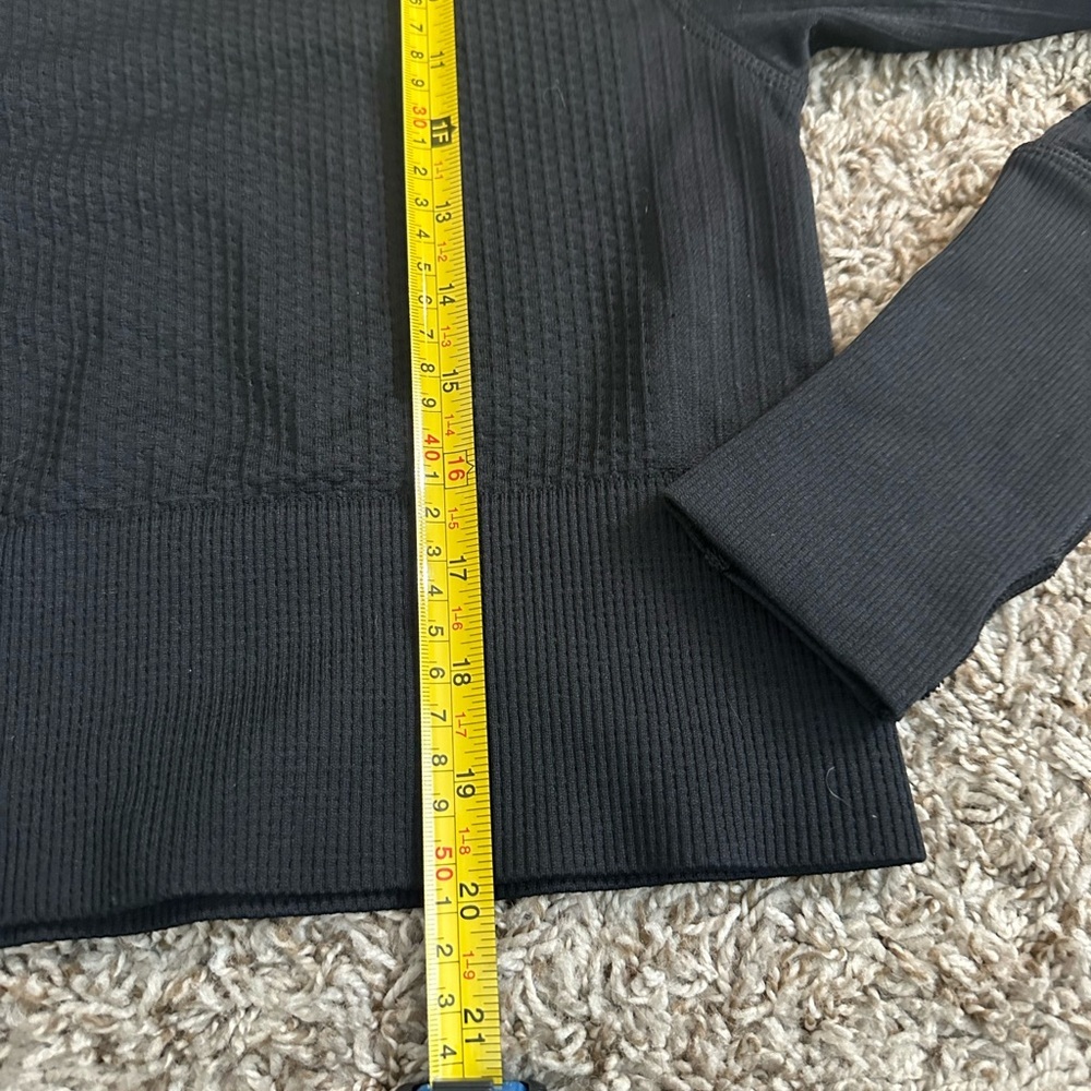 A409 Lululemon Engineered Warmth Pullover Black S… - image 7